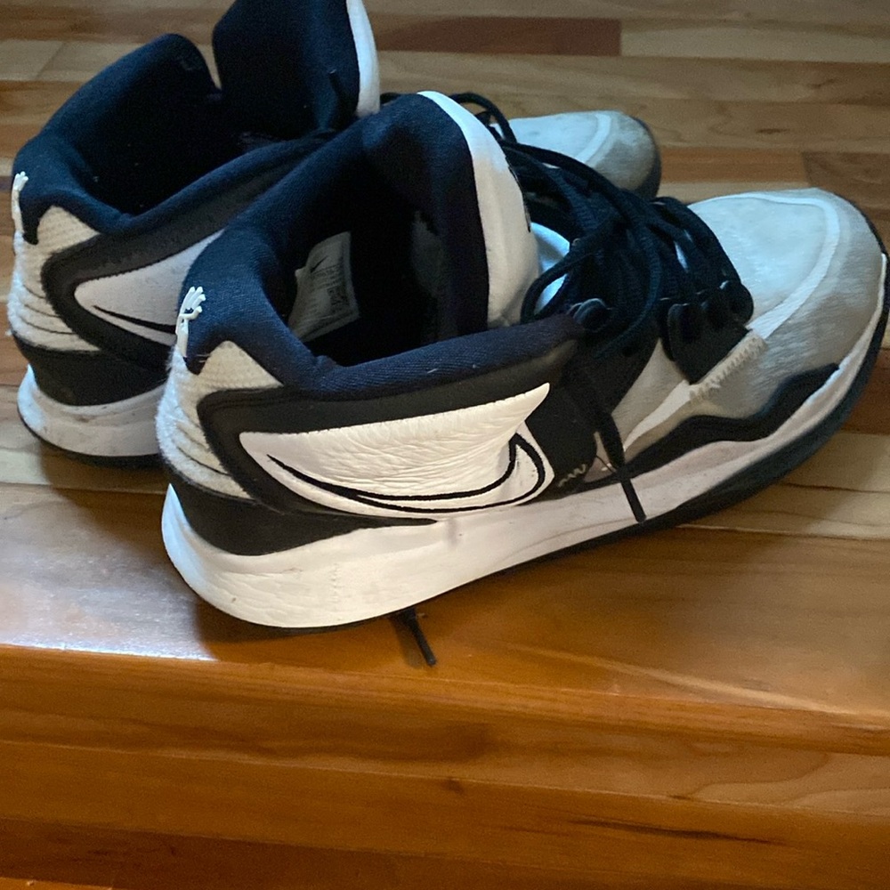 Kyrie basketball shoes